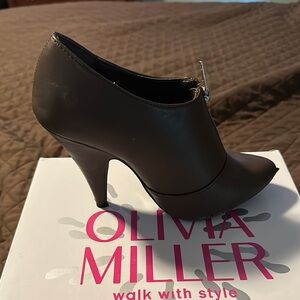 Olivia Miller Black Heels Elegant Design